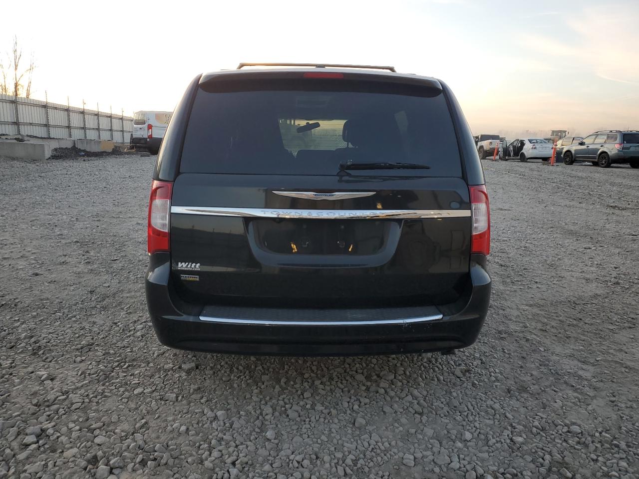 2016 Chrysler Town & Country Touring L VIN: 2C4RC1CG6GR118888 Lot: 85430665