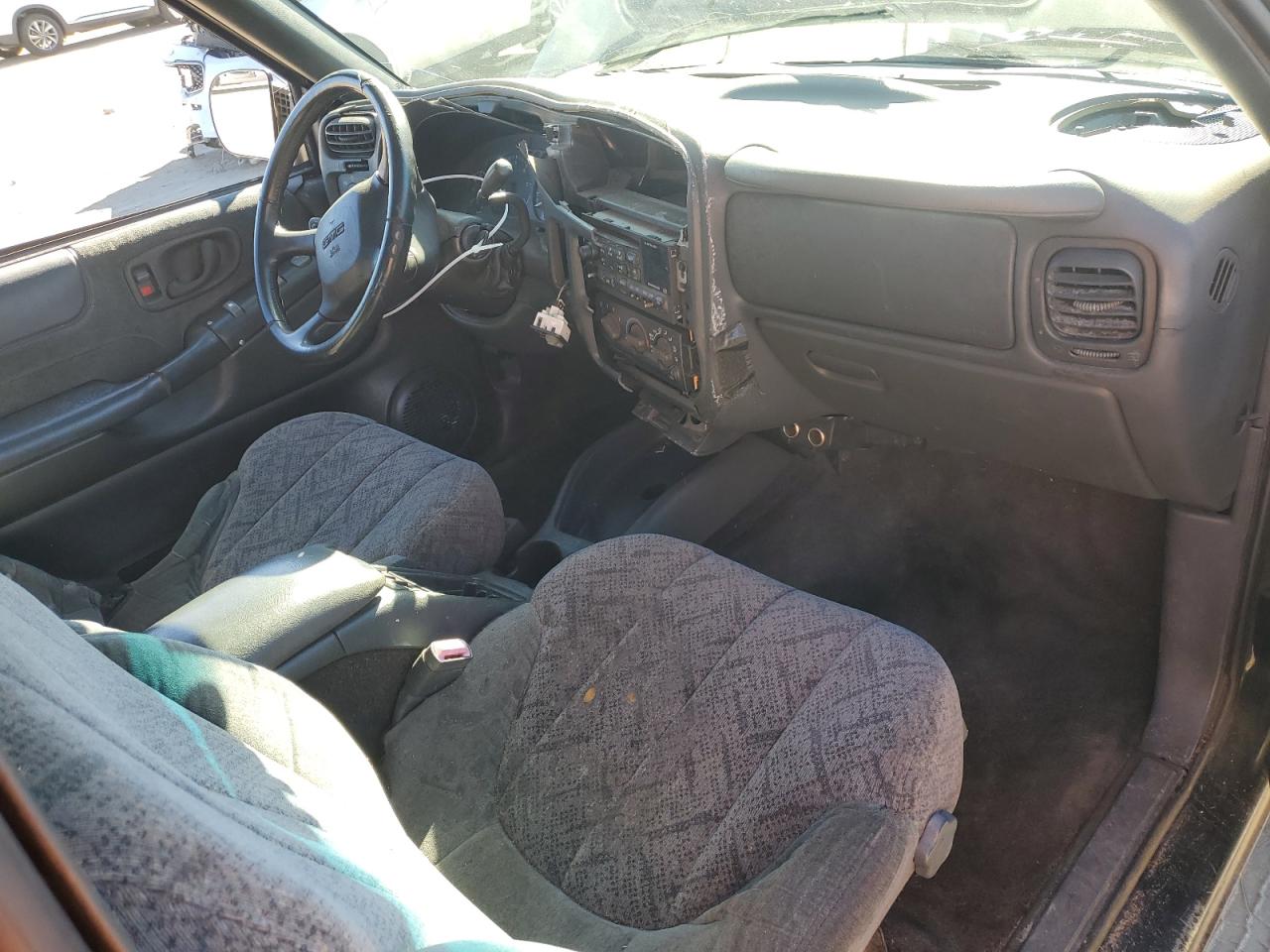 2000 GMC Jimmy VIN: 1GKCS18W8YK231738 Lot: 91124605