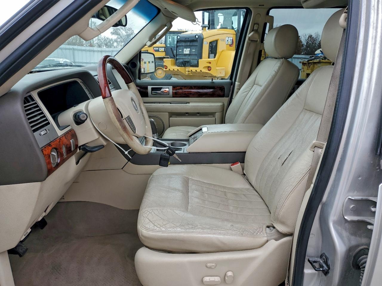 2004 Lincoln Navigator VIN: 5LMFU28RX4LJ09074 Lot: 94147685