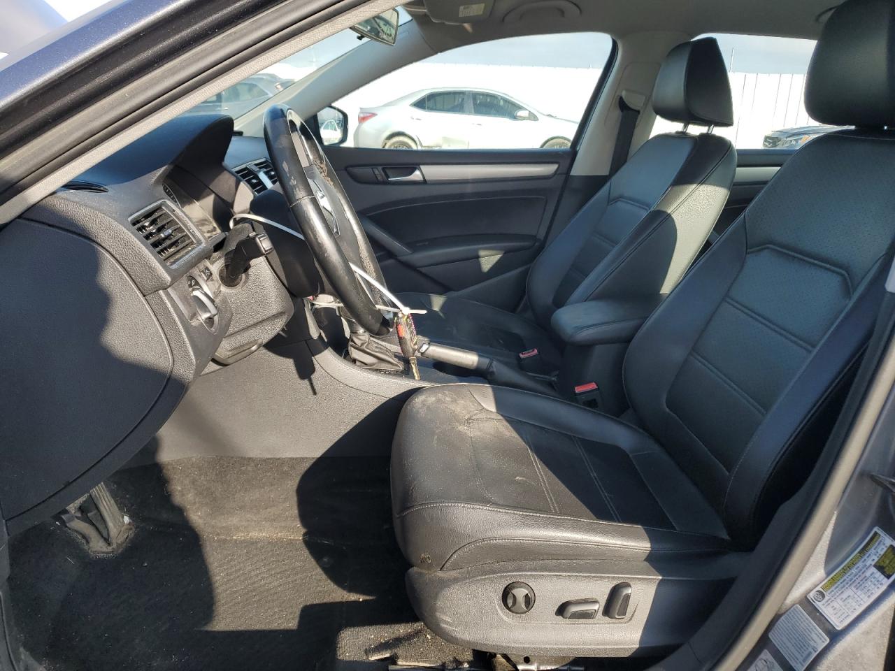 2015 Volkswagen Passat S VIN: 1VWAT7A33FC011561 Lot: 93392845