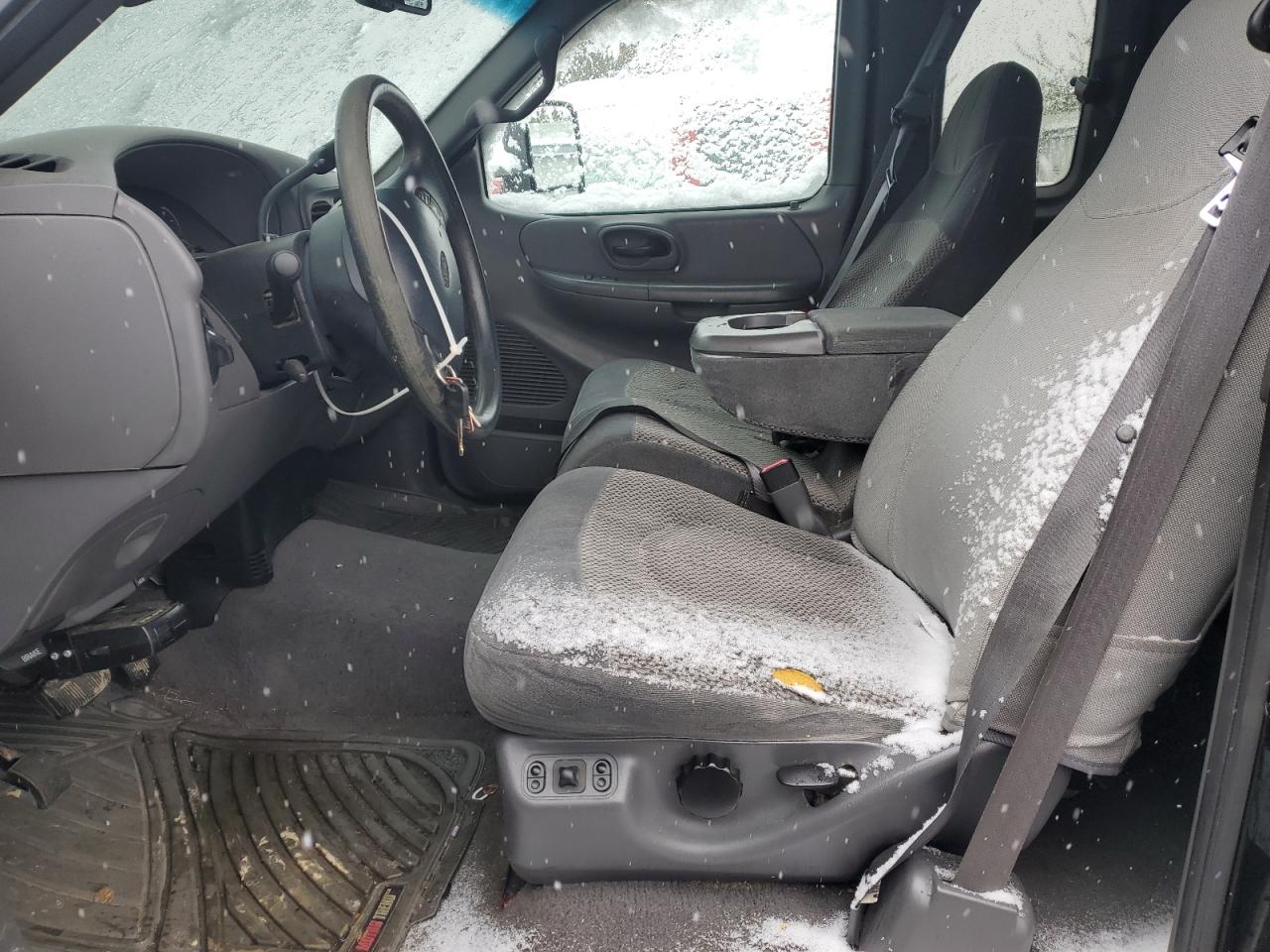 2000 Ford F150 VIN: 1FTRX18L3YNB97512 Lot: 91946045