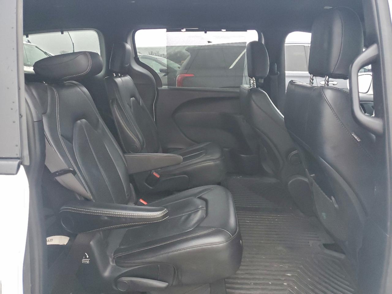 2020 Chrysler Pacifica Touring L VIN: 2C4RC1BG4LR113412 Lot: 93859105