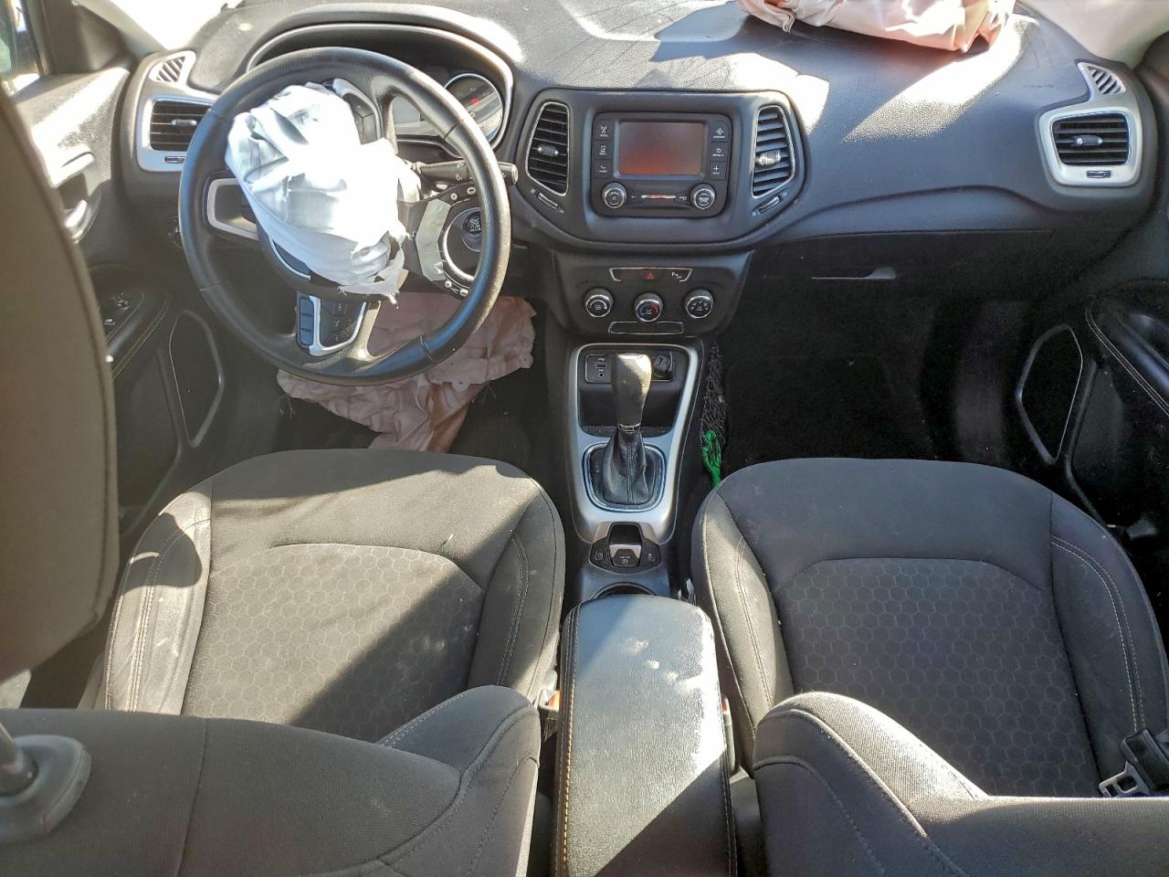 2018 Jeep Compass Sport VIN: 3C4NJCAB2JT151673 Lot: 94375365