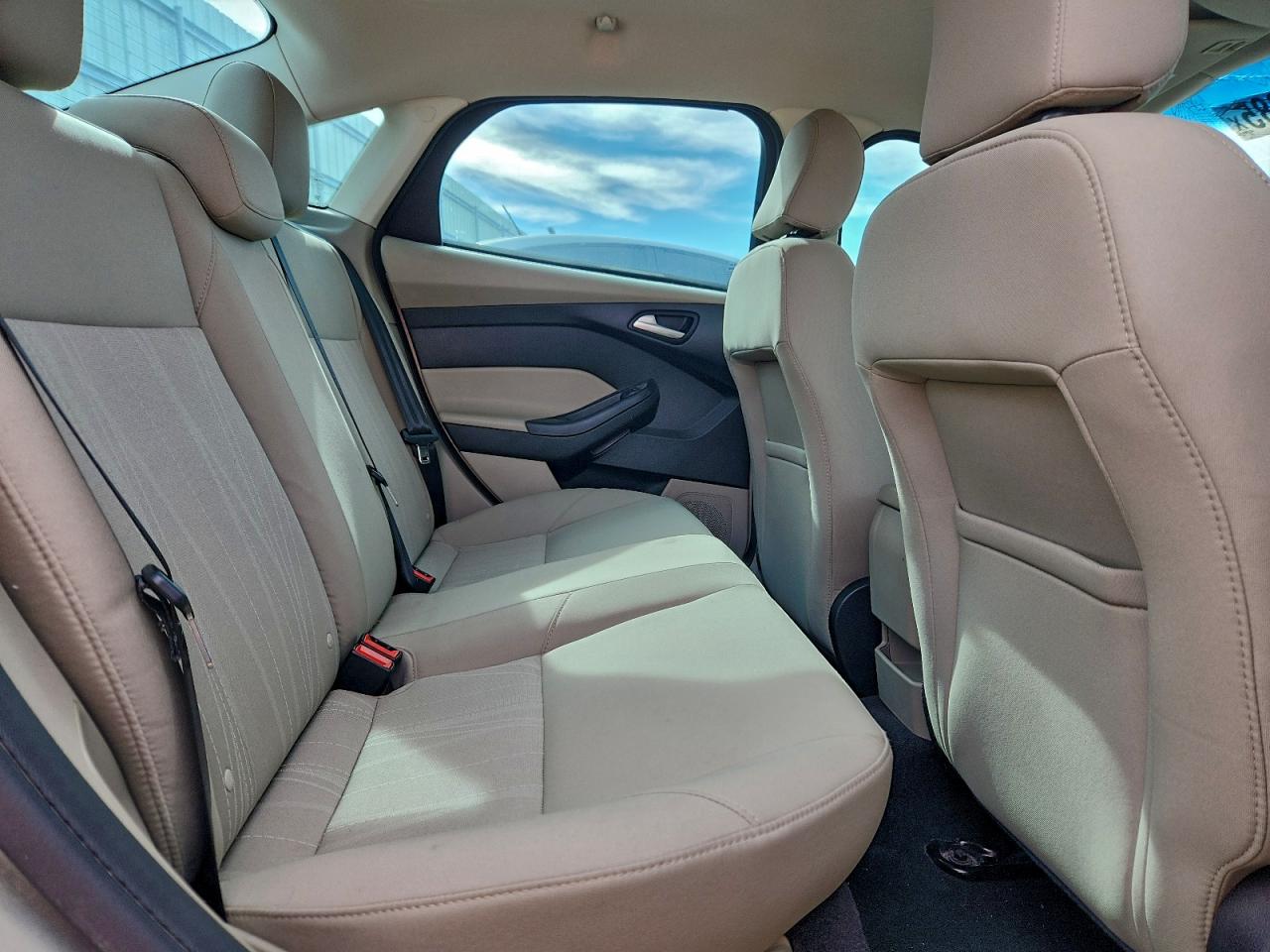 2016 Ford Focus Se VIN: 1FADP3F27GL234142 Lot: 94598085