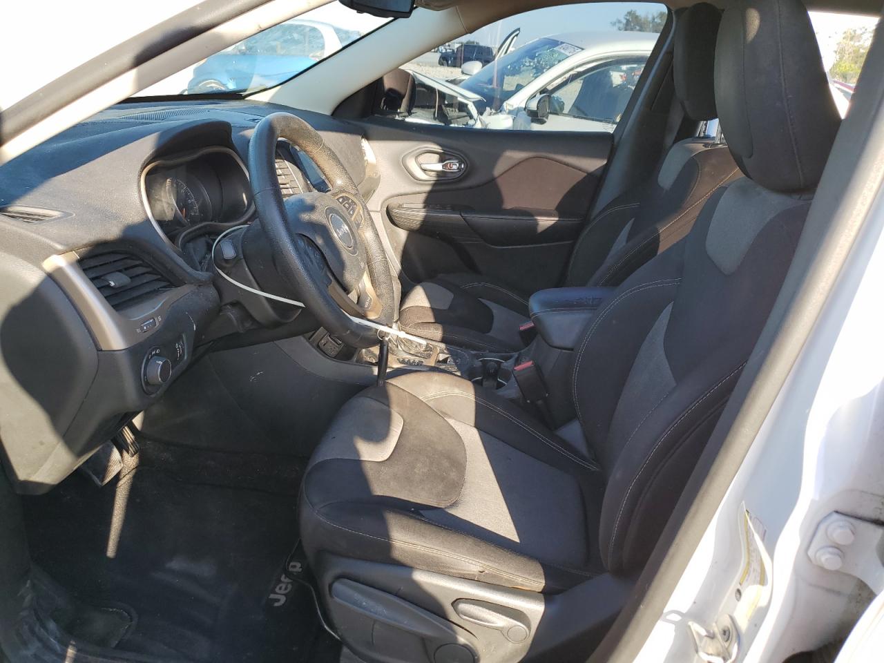 2015 Jeep Cherokee Sport VIN: 1C4PJLAB0FW596553 Lot: 91819645