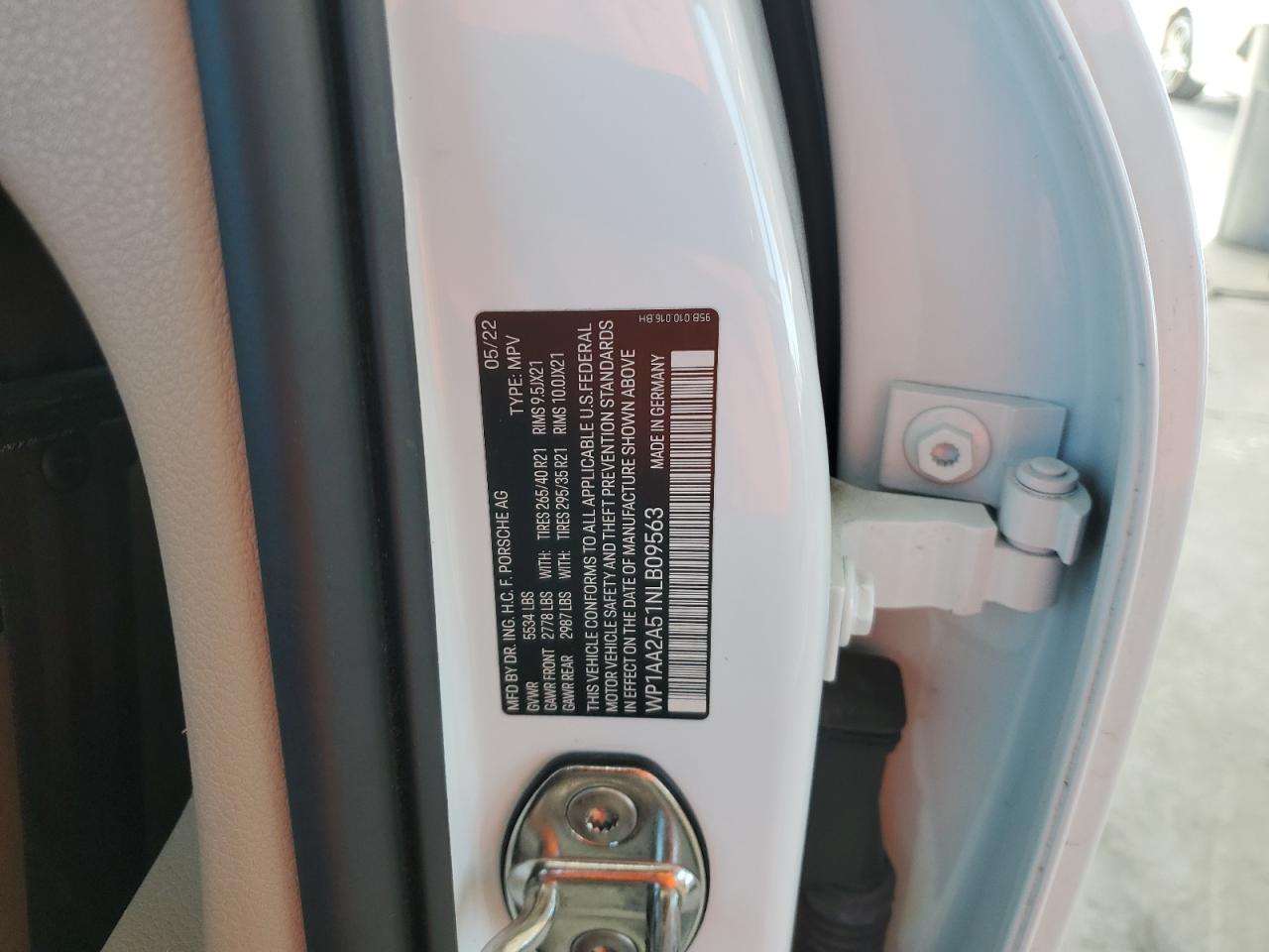 2022 Porsche Macan VIN: WP1AA2A51NLB09563 Lot: 92995325