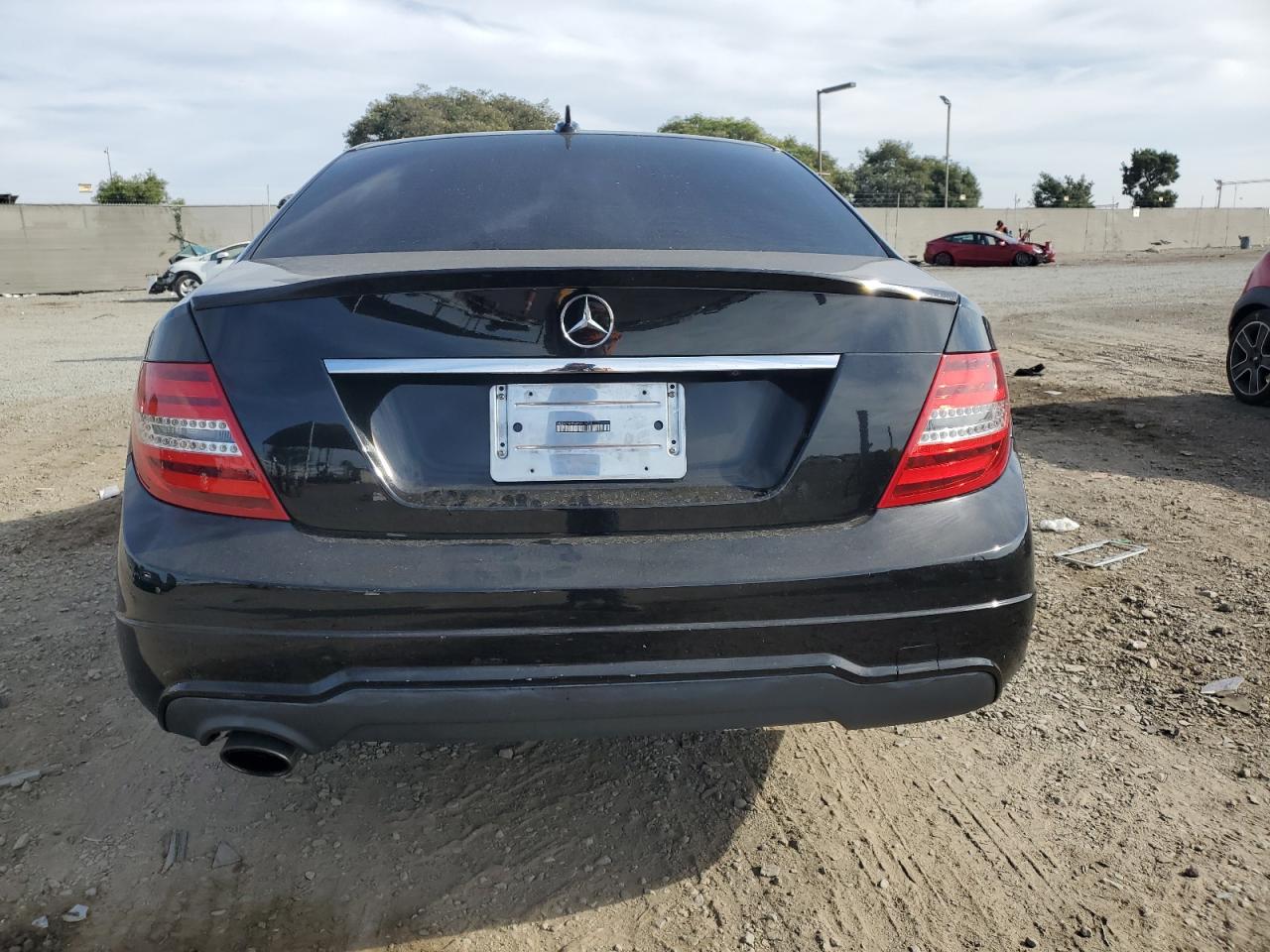 2014 Mercedes-Benz C 250 VIN: WDDGF4HB4ER317749 Lot: 92311845