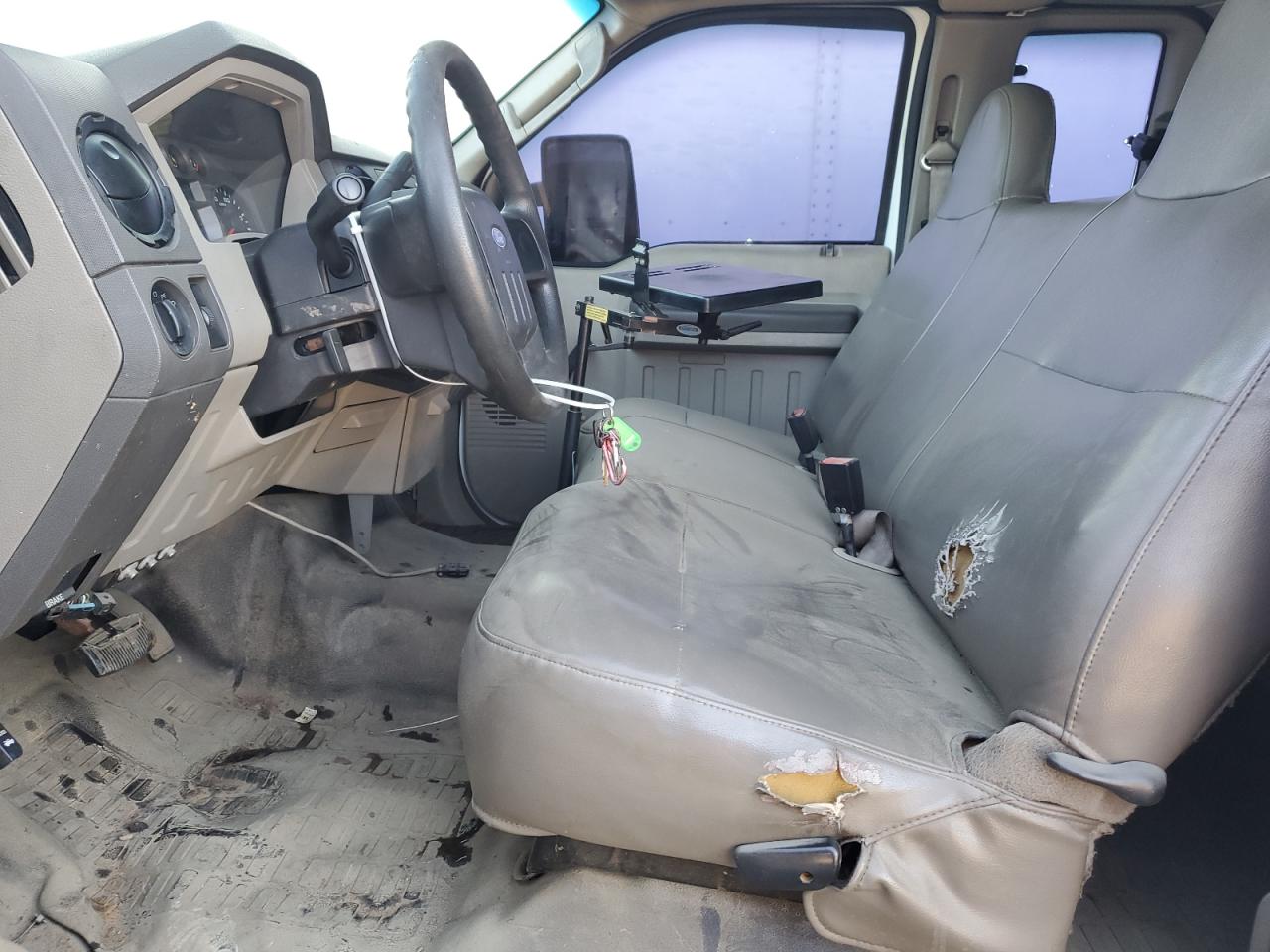 2008 Ford F450 Super Duty VIN: 1FDXX46R88EE51498 Lot: 92640825