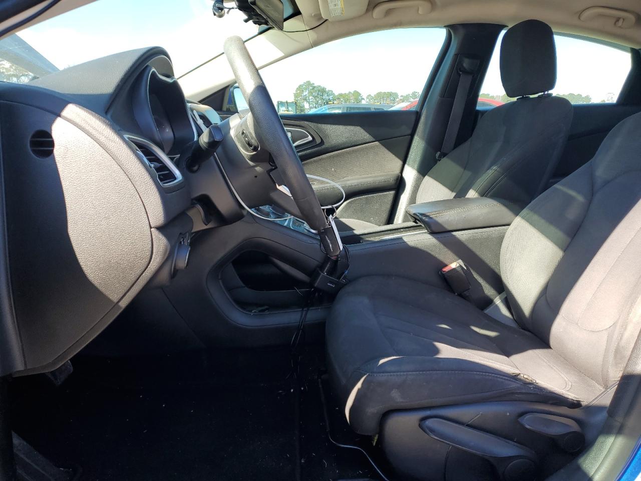 2015 Chrysler 200 Limited VIN: 1C3CCCABXFN713719 Lot: 91647425