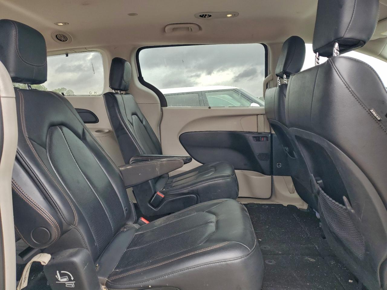 2019 Chrysler Pacifica Touring L VIN: 2C4RC1BG6KR561262 Lot: 93520505