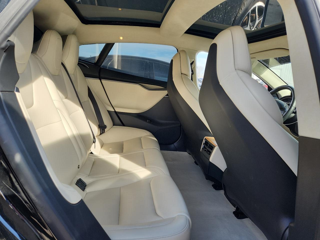 2018 Tesla Model S VIN: 5YJSA1E27JF270500 Lot: 92115125