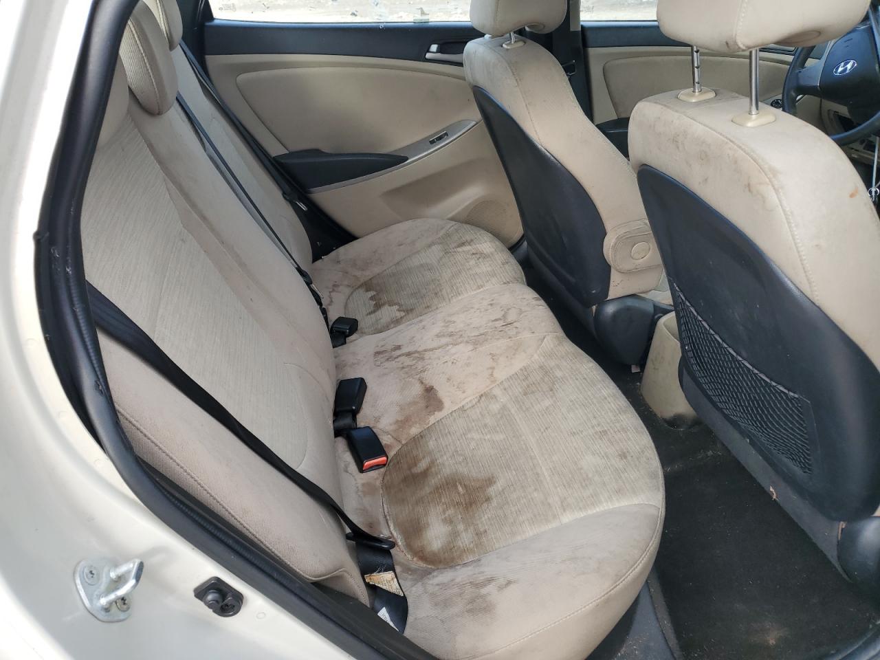 2015 Hyundai Accent Gls VIN: KMHCT4AE2FU933465 Lot: 92880845