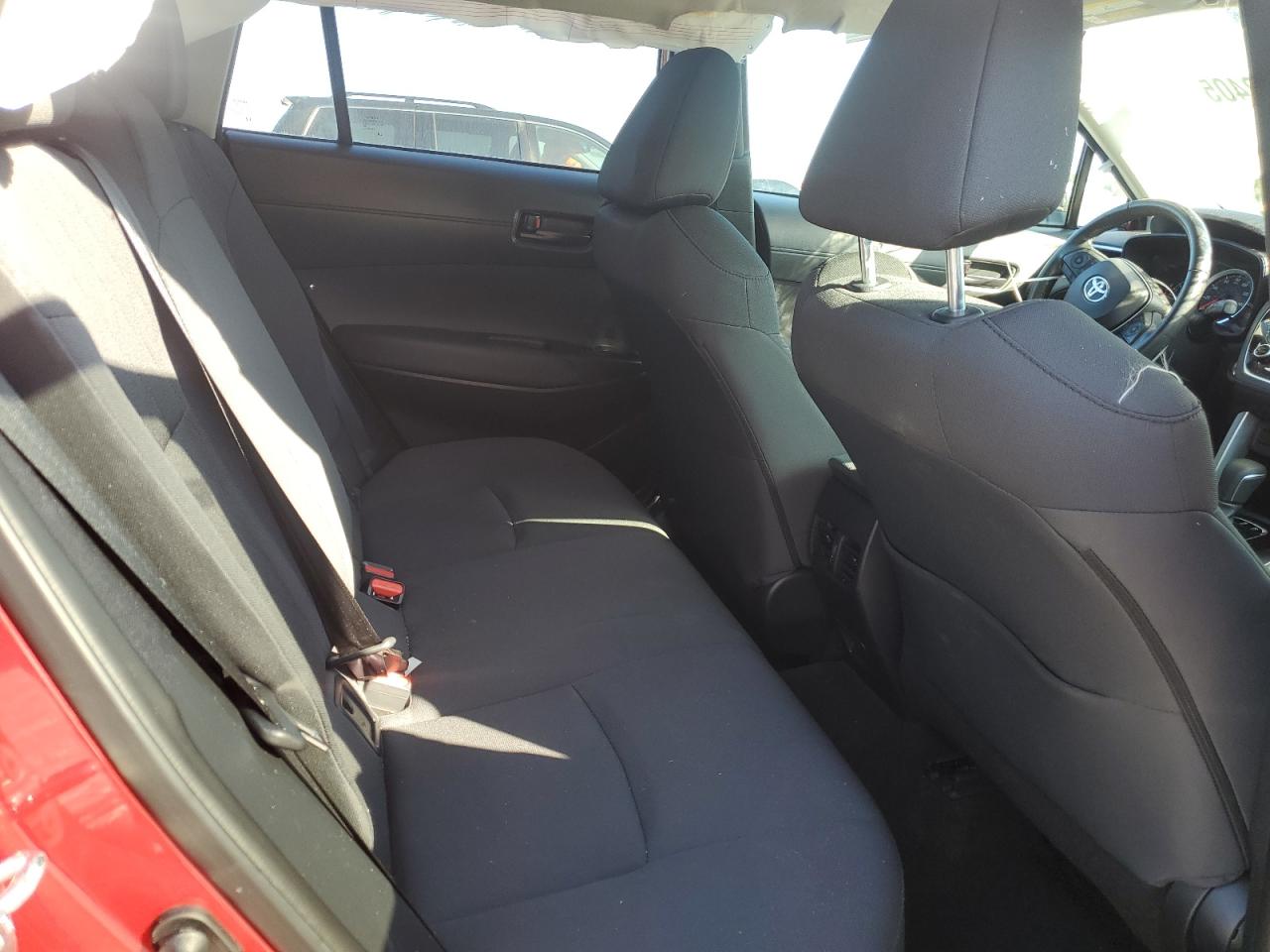 2022 Toyota Corolla Cross Le VIN: 7MUBAABG7NV037109 Lot: 93240505