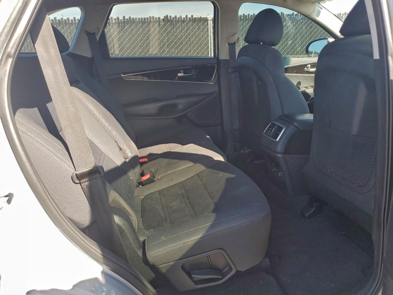 2019 Kia Sorento L VIN: 5XYPG4A3XKG563175 Lot: 94709025