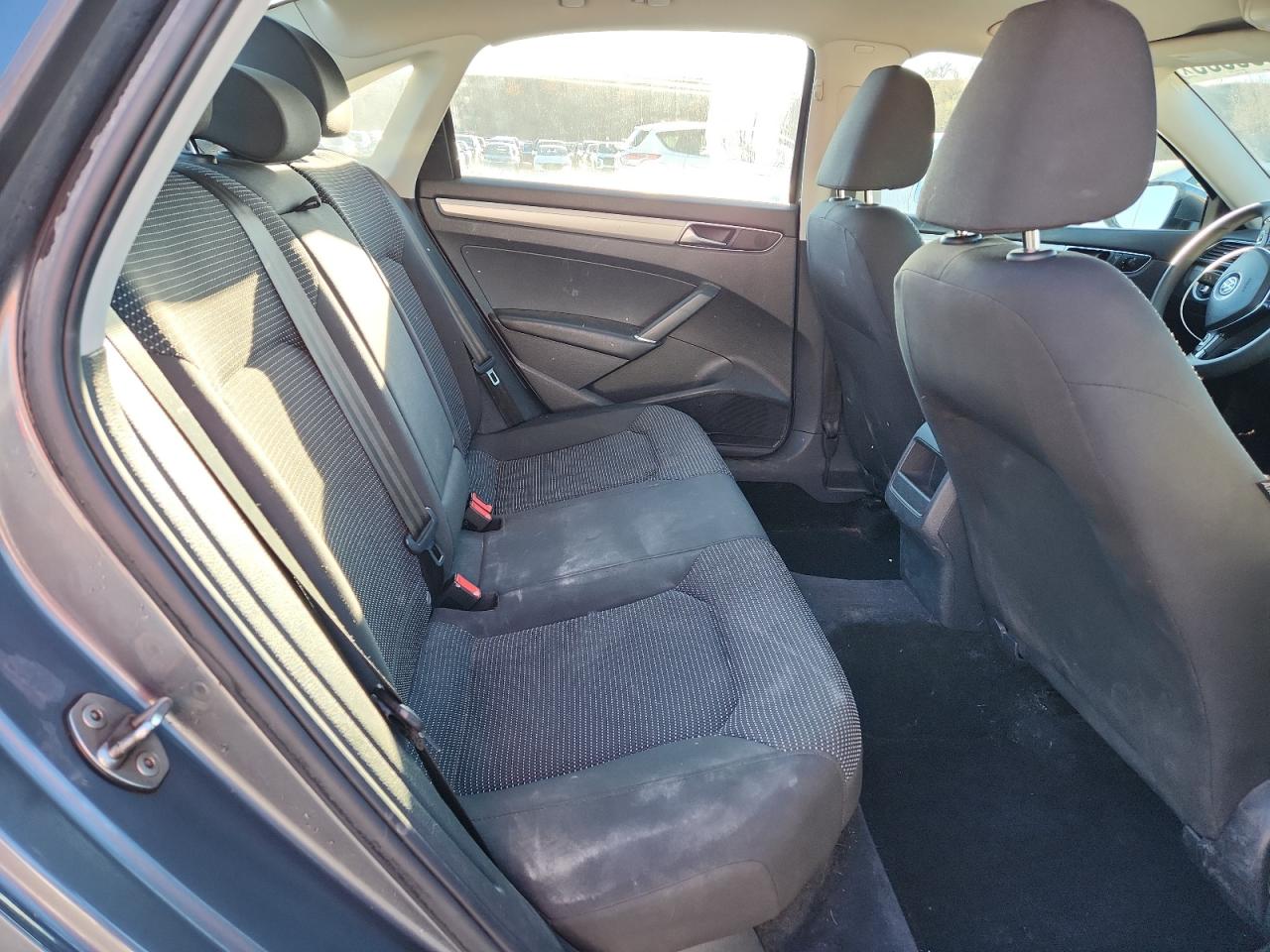 2018 Volkswagen Passat S VIN: 1VWAA7A37JC017166 Lot: 92835535