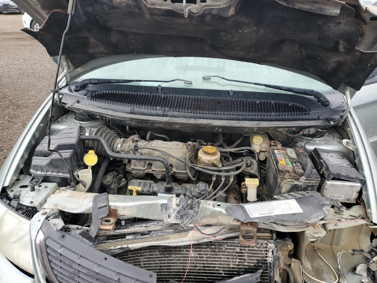 2003 Chrysler Town & Country Lx VIN: 2C4GP44L63R157466 Lot: 92995665