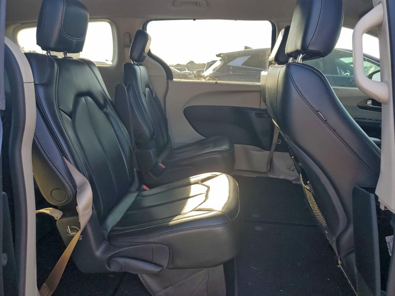 2020 Chrysler Voyager Lxi VIN: 2C4RC1DG4LR171940 Lot: 92691105