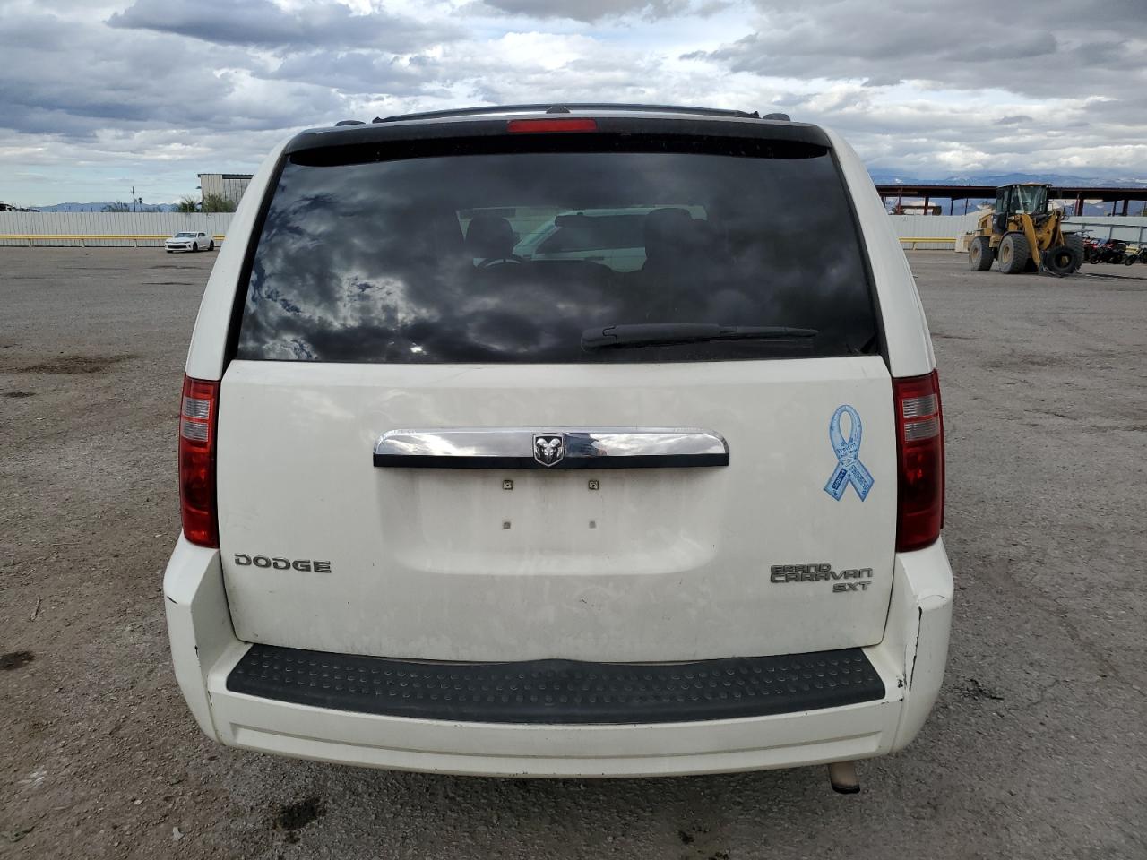 2010 Dodge Grand Caravan Sxt VIN: 2D4RN5D10AR261261 Lot: 93359345