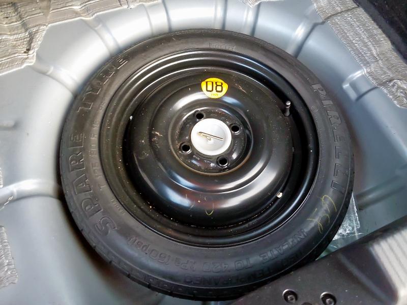 2004 FORD FOCUS 2.0 GHIA 5DR AUTO