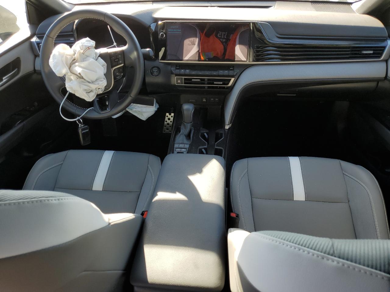 2025 Toyota Camry Xse VIN: 4T1DAACK2SU585415 Lot: 92981655