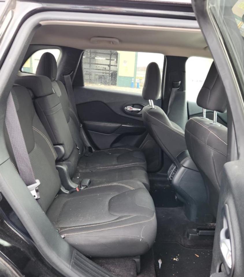 2016 Jeep Cherokee Latitude VIN: 1C4PJLCB6GW264633 Lot: 92283685