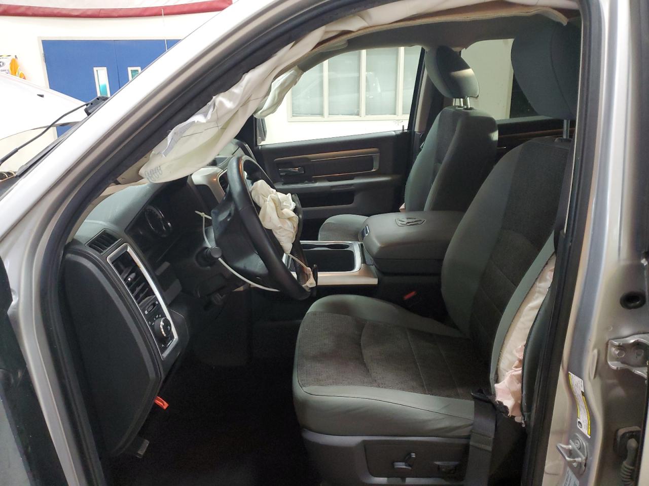 2017 Ram 1500 Slt VIN: 3C6RR7LT7HG617938 Lot: 93779865