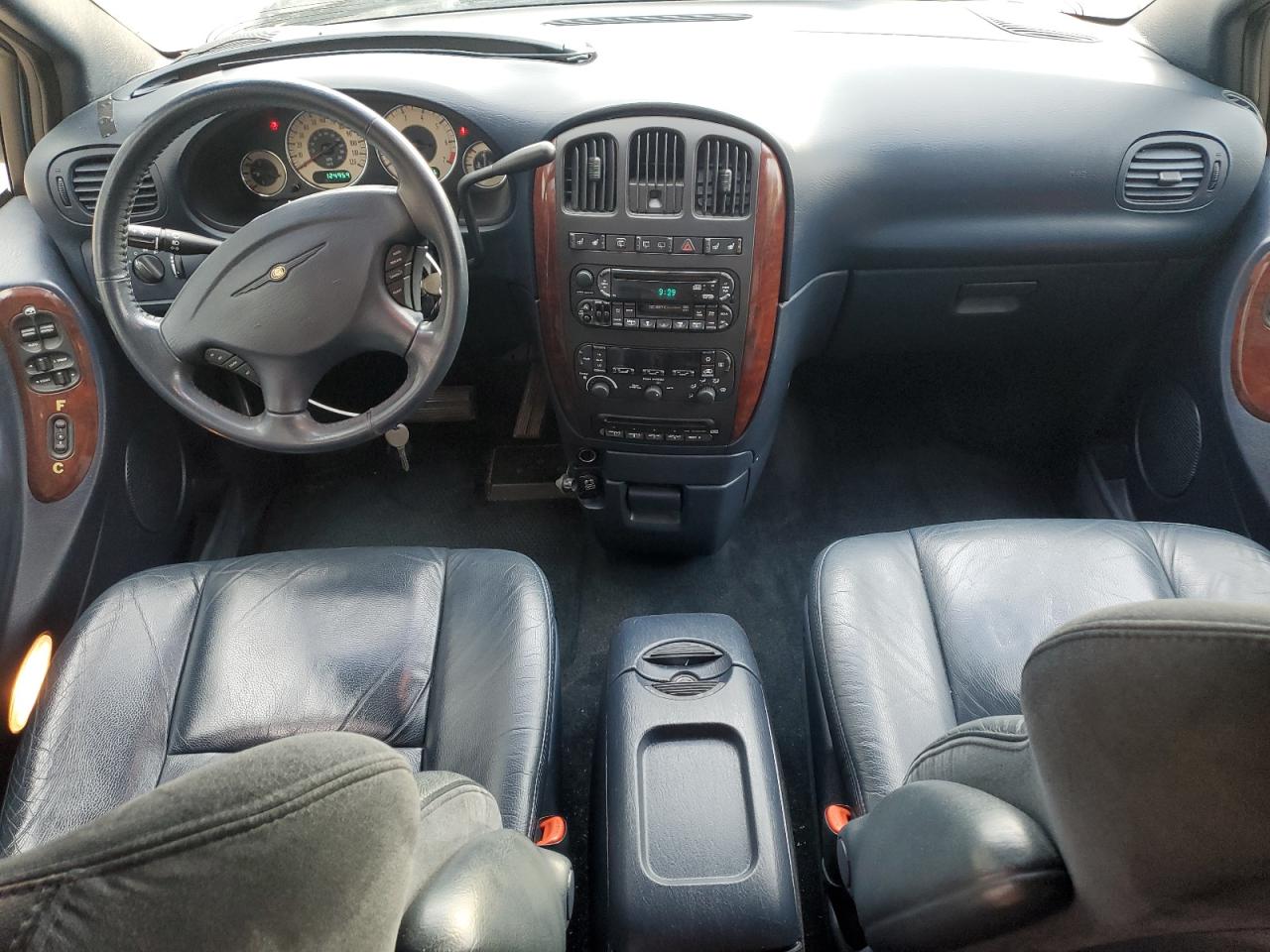 2002 Chrysler Town & Country Limited VIN: 2C8GP64L52R613451 Lot: 92825035