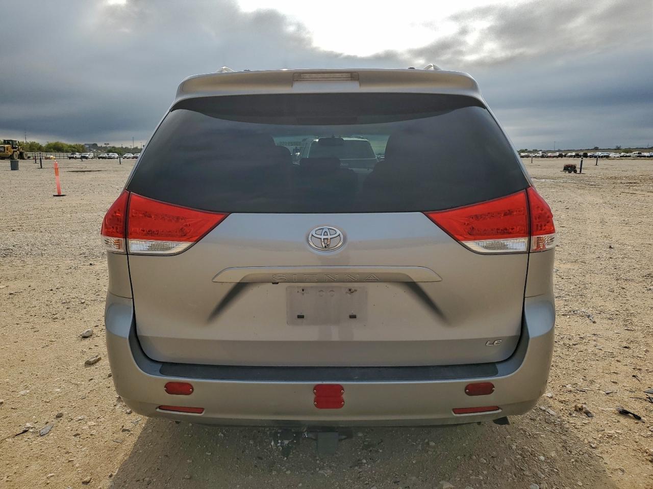 2011 Toyota Sienna Le VIN: 5TDKK3DC3BS172399 Lot: 93829155