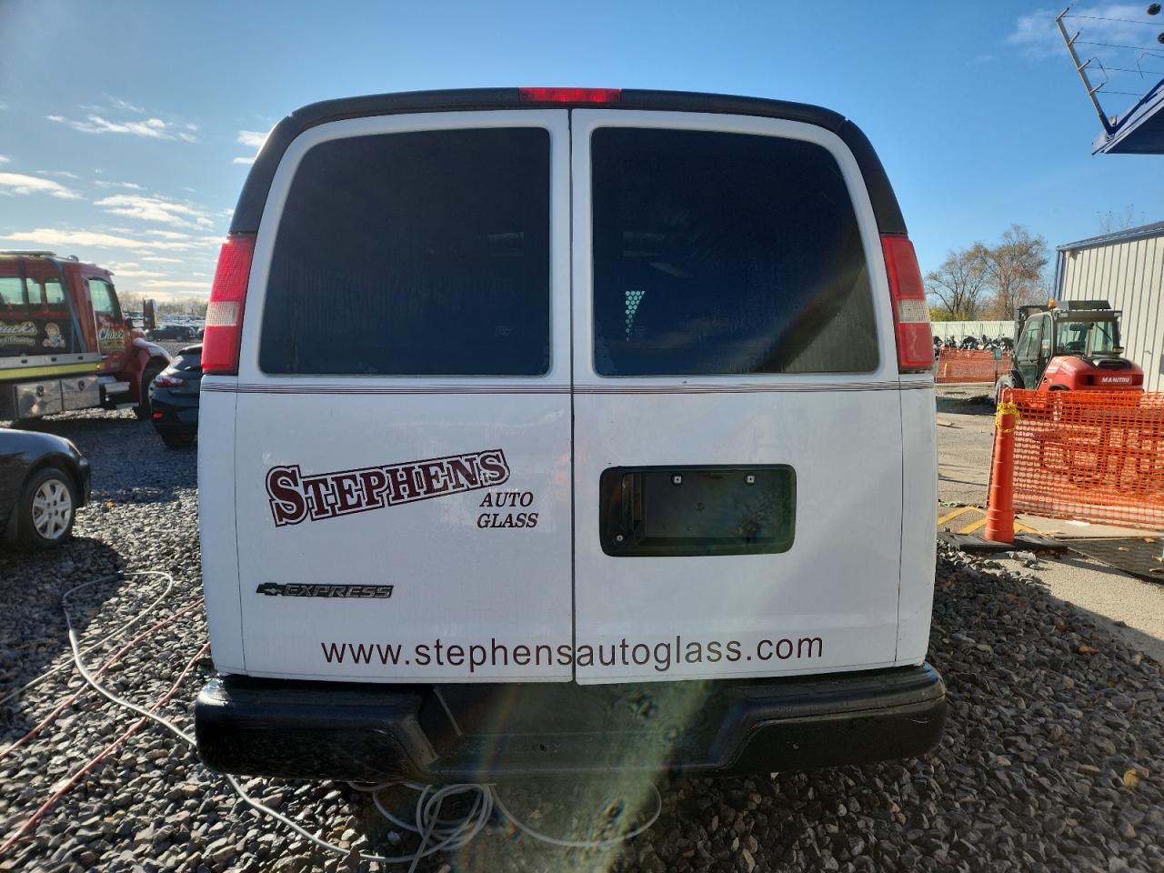 2017 Chevrolet Express G2500 VIN: 1GCWGAFF3H1135261 Lot: 92077415