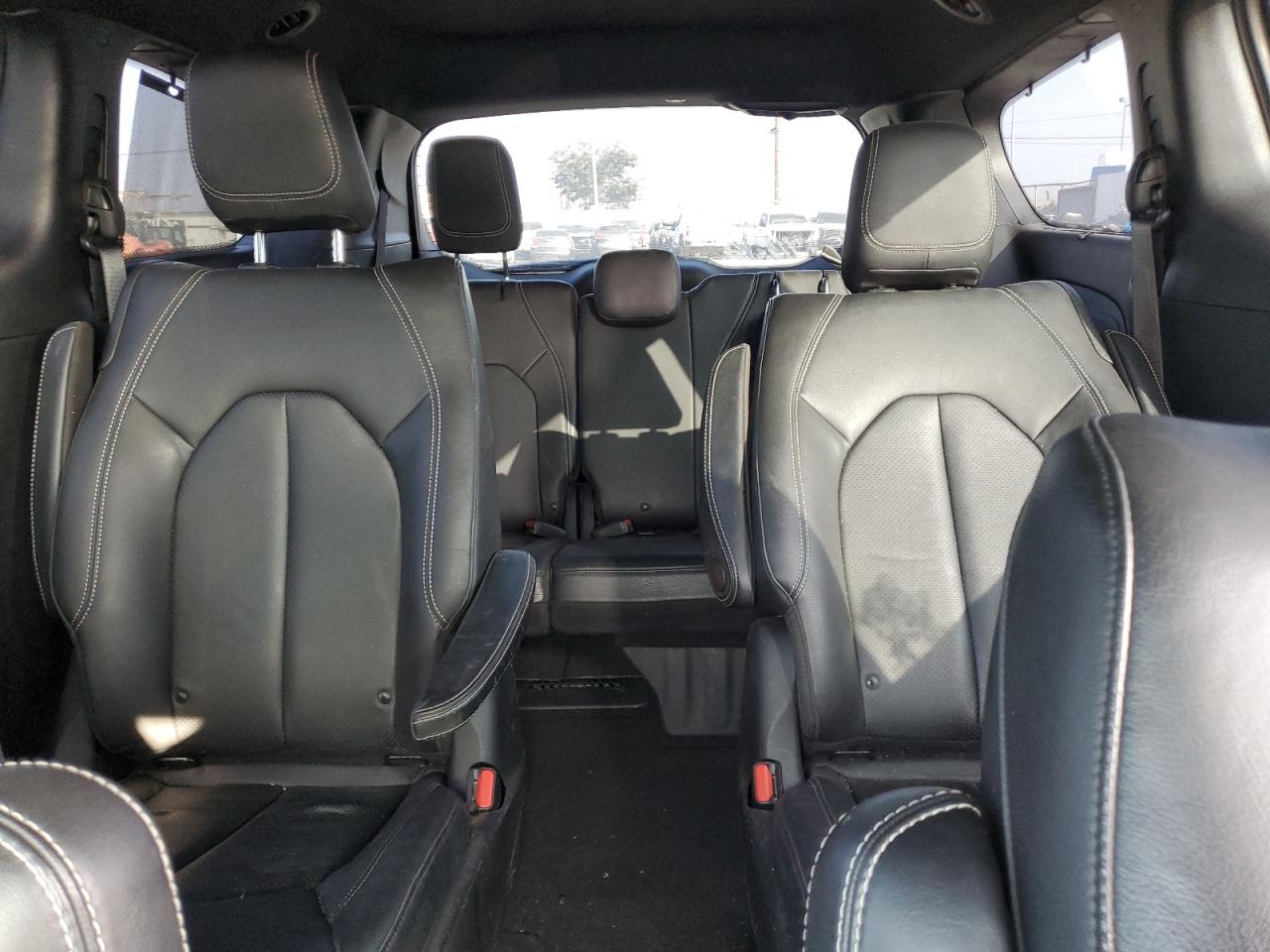 2020 Chrysler Pacifica Hybrid Touring L VIN: 2C4RC1L71LR242402 Lot: 91658945