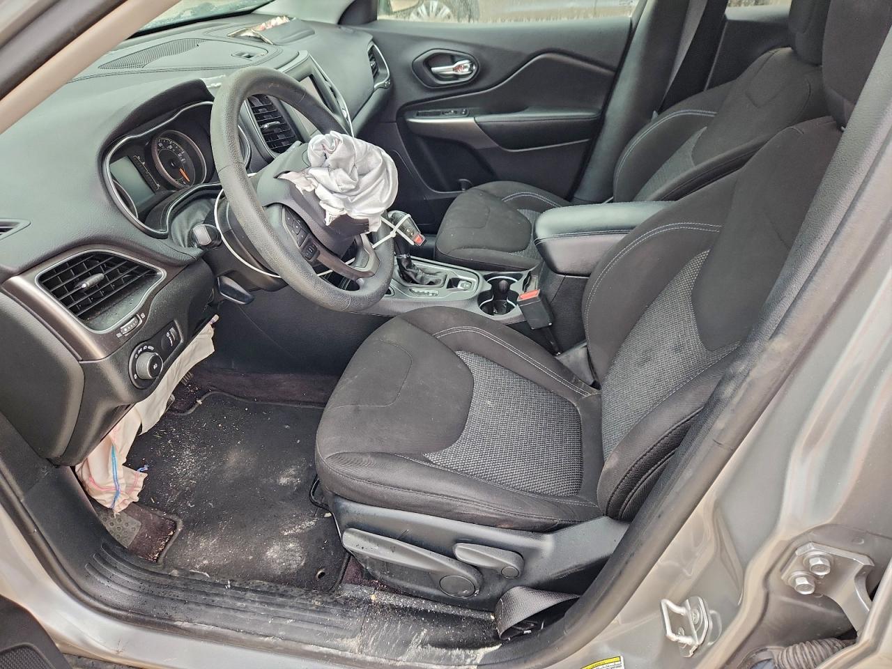 2019 Jeep Cherokee Latitude VIN: 1C4PJLCB9KD164899 Lot: 92623635