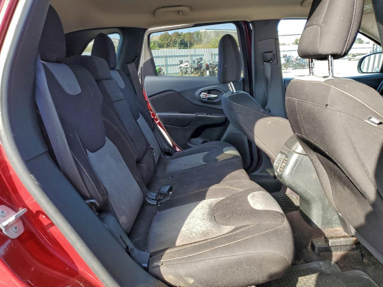 2016 Jeep Cherokee Sport VIN: 1C4PJLAB8GW208146 Lot: 94697565