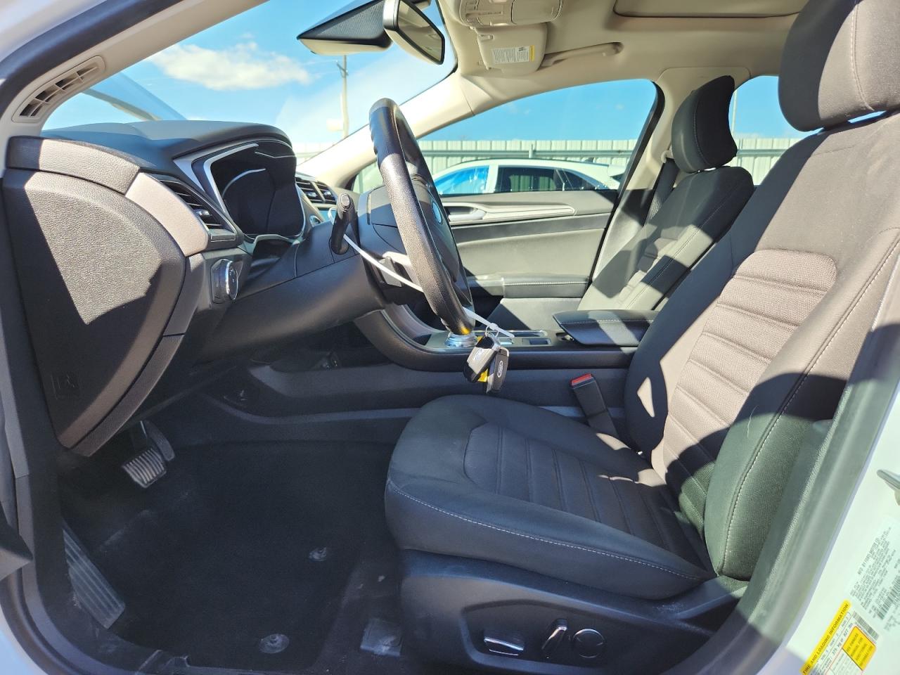 2019 Ford Fusion Se VIN: 3FA6P0T99KR232024 Lot: 92311655