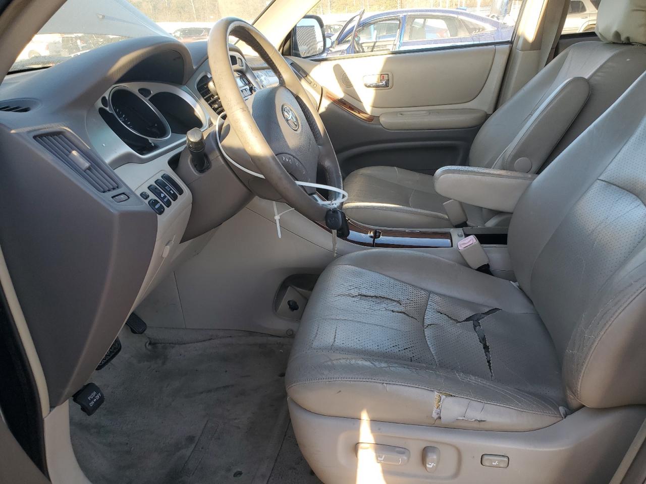 2004 Toyota Highlander Base VIN: JTEDP21A940026811 Lot: 92863205