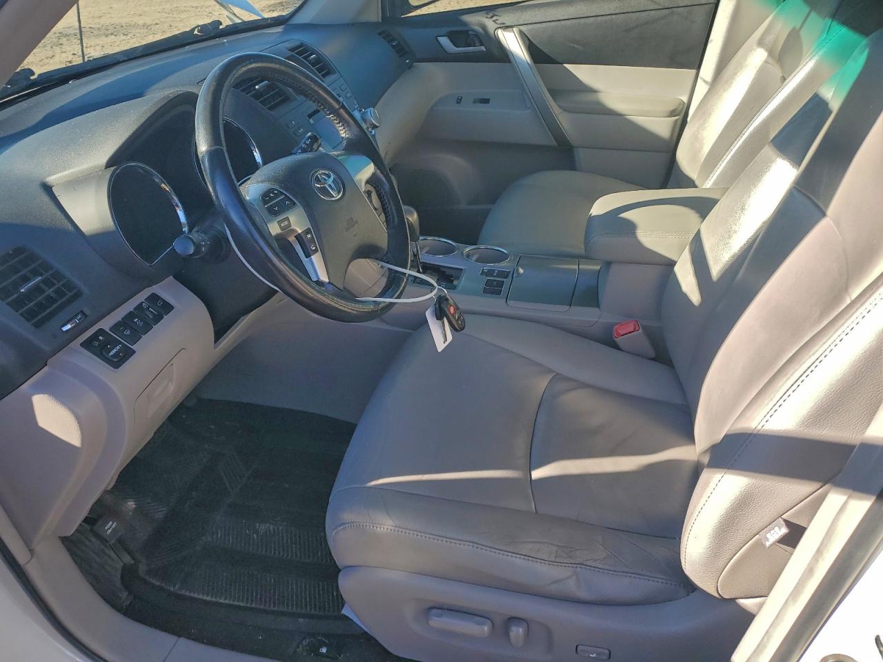 2011 Toyota Highlander Base VIN: 5TDZK3EH5BS048840 Lot: 92499355