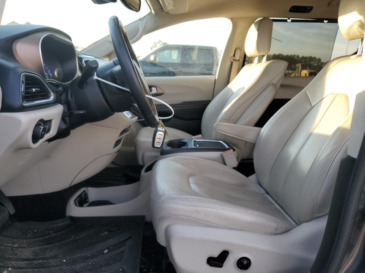 2017 Chrysler Pacifica Touring L Plus VIN: 2C4RC1EG3HR763769 Lot: 92662335