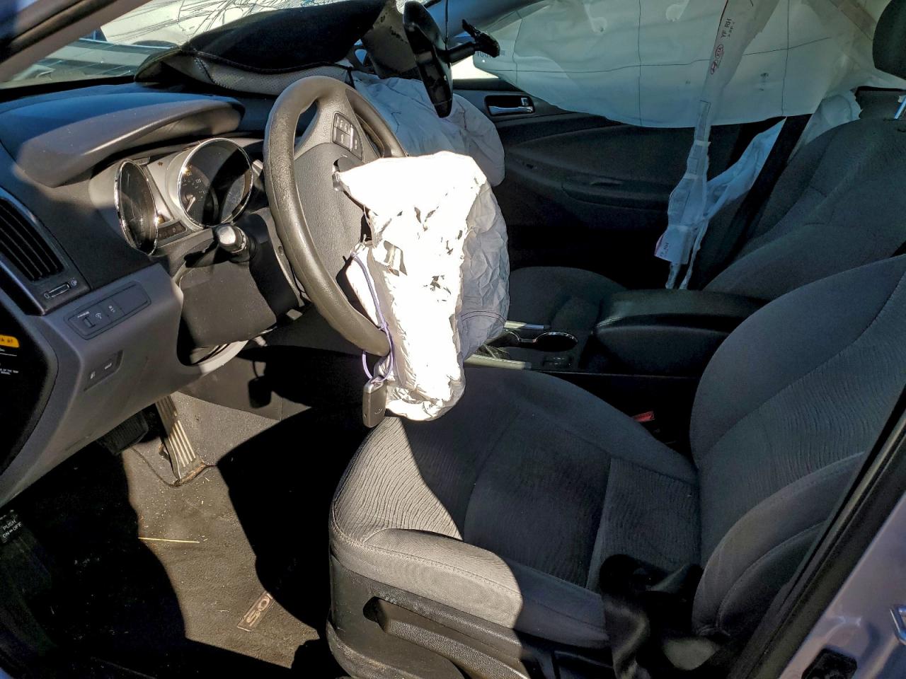 2015 Hyundai Sonata Hybrid VIN: KMHEC4A48FA134680 Lot: 94692025