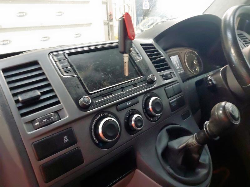 2015 VOLKSWAGEN TRANSPORTER 2.0 TDI 102PS TRENDLINE VAN