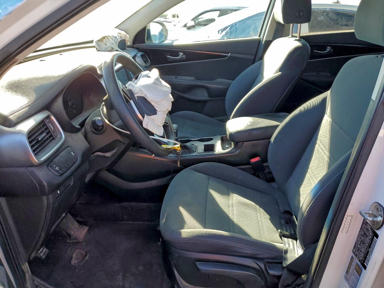 2020 Kia Sorento S VIN: 5XYPG4A51LG617272 Lot: 92418095