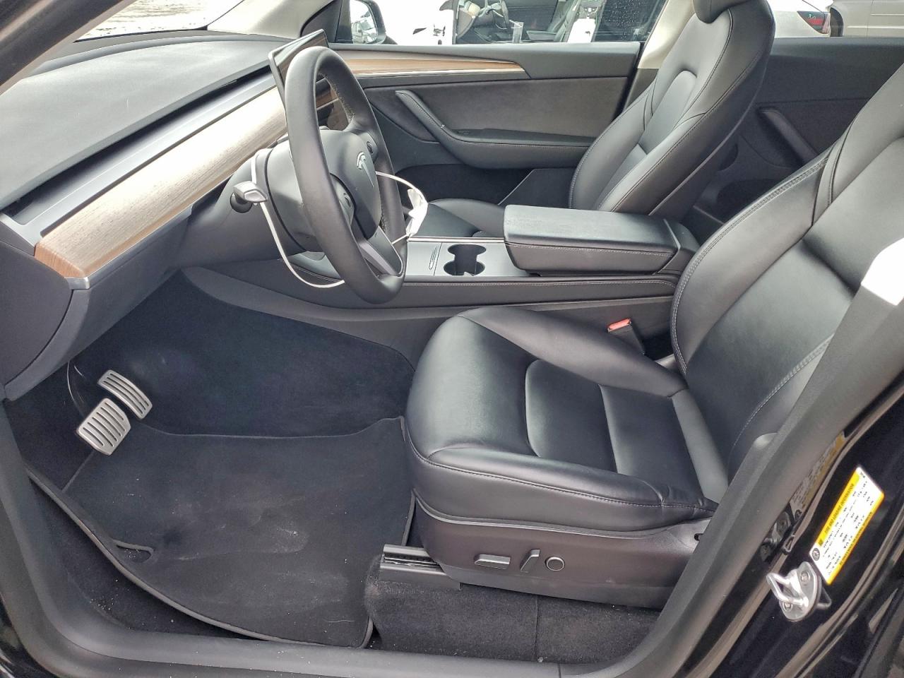 2022 Tesla Model Y VIN: 7SAYGDEF0NF572149 Lot: 94108125