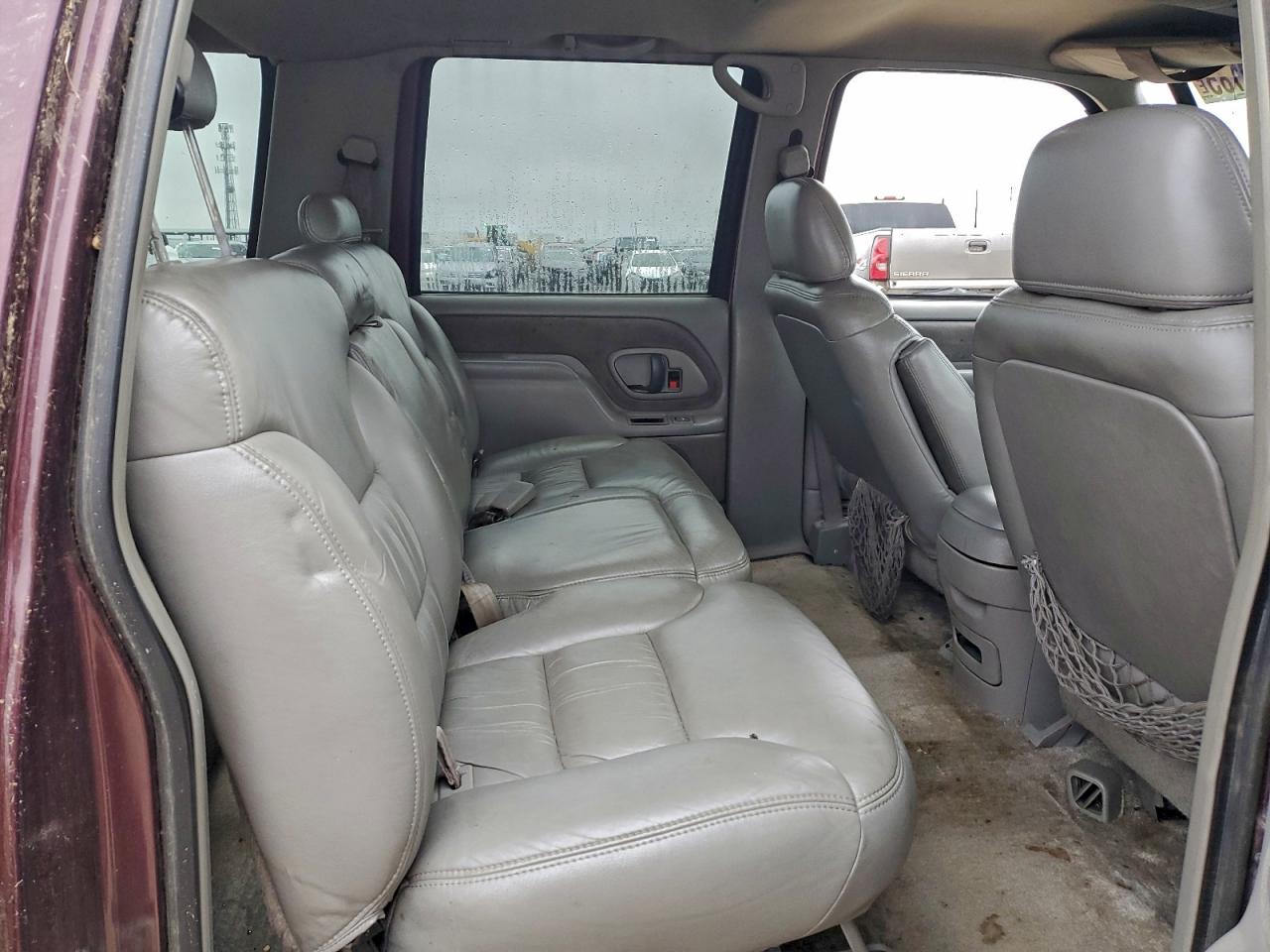 1996 Chevrolet Suburban K2500 VIN: 3GNGK26J9TG163225 Lot: 94329185