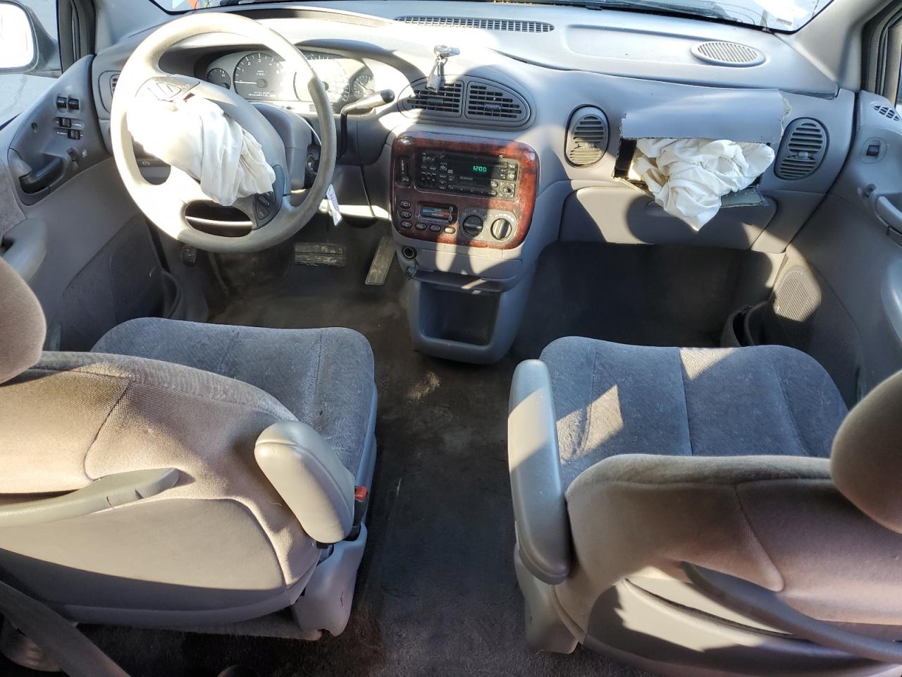 2000 Chrysler Town & Country Lx VIN: 1C4GP44G4YB743639 Lot: 92471735