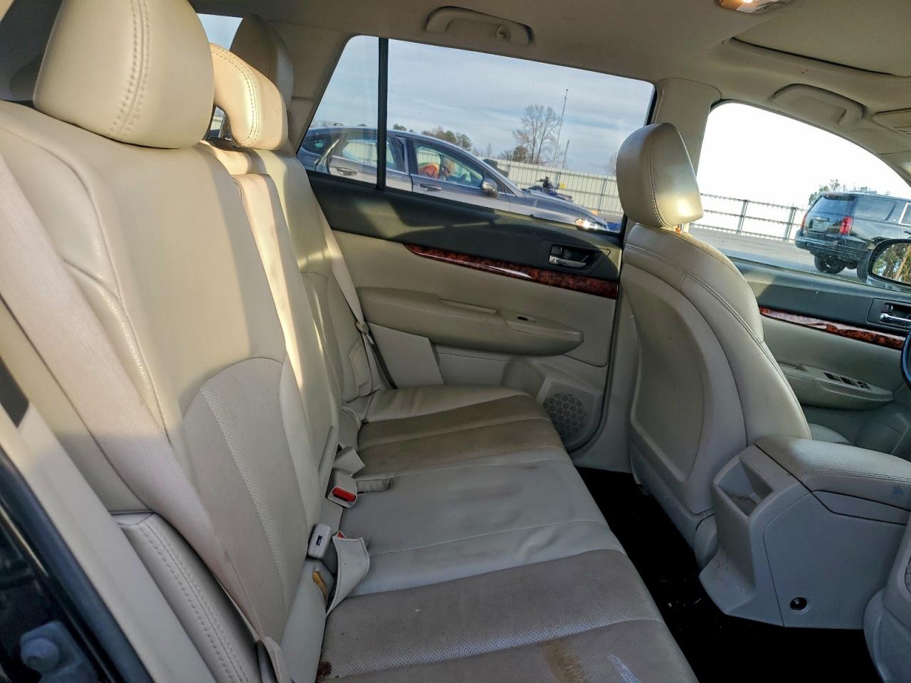 2010 Subaru Outback 2.5I Limited VIN: 4S4BRBKC9A3355827 Lot: 94405875