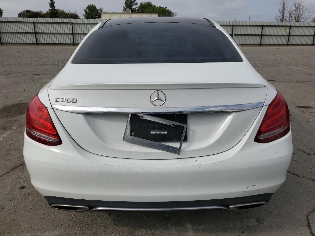 2016 Mercedes-Benz C 300 VIN: 55SWF4JB0GU105440 Lot: 90869615