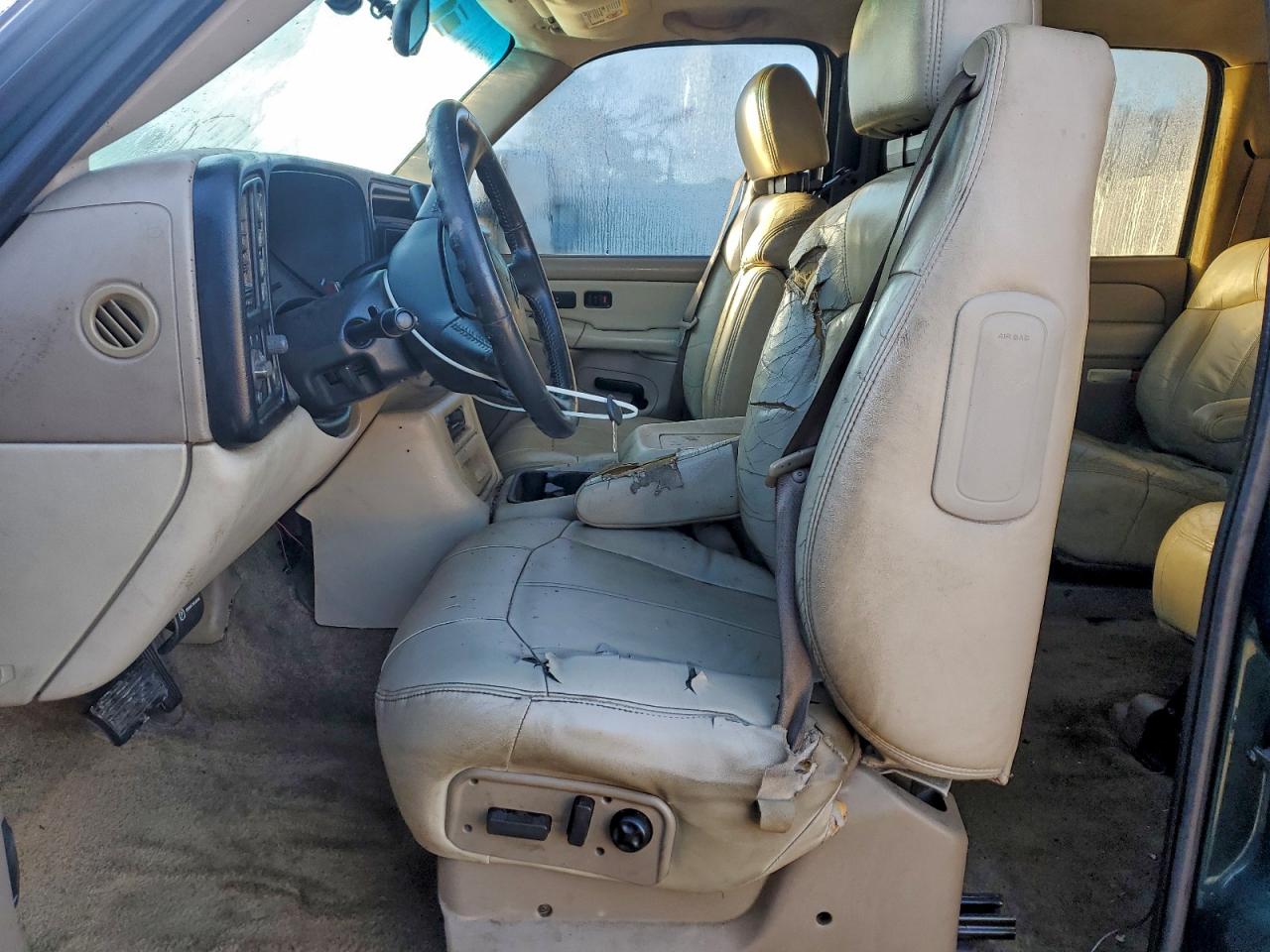 2002 Chevrolet Suburban K1500 VIN: 3GNFK16Z22G298590 Lot: 93808615