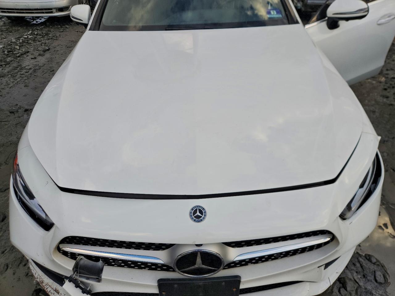 Фото: WDD2J5KB6KA036280