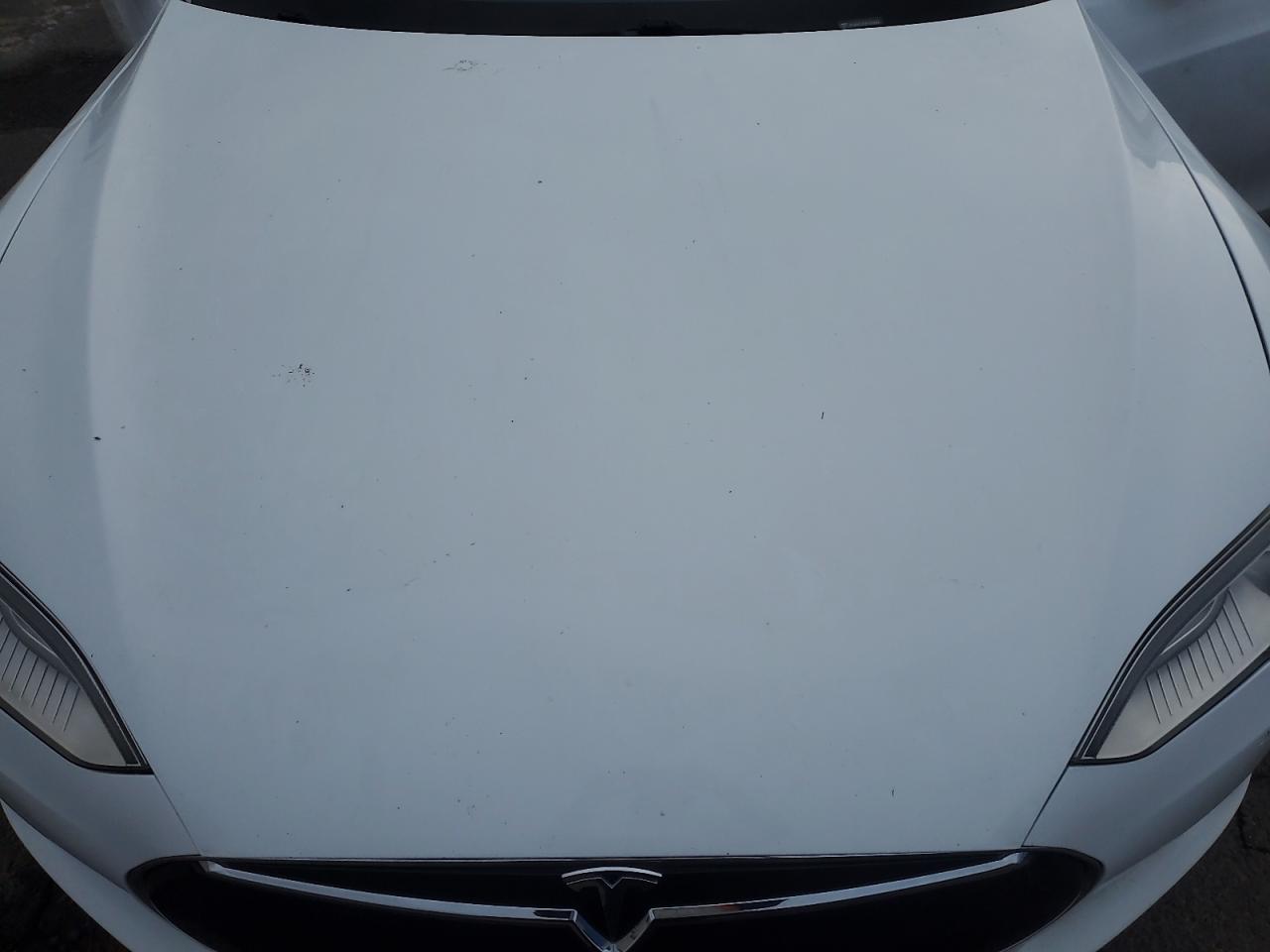 2015 Tesla Model S VIN: 5YJSA1E21FF105694 Lot: 84599805