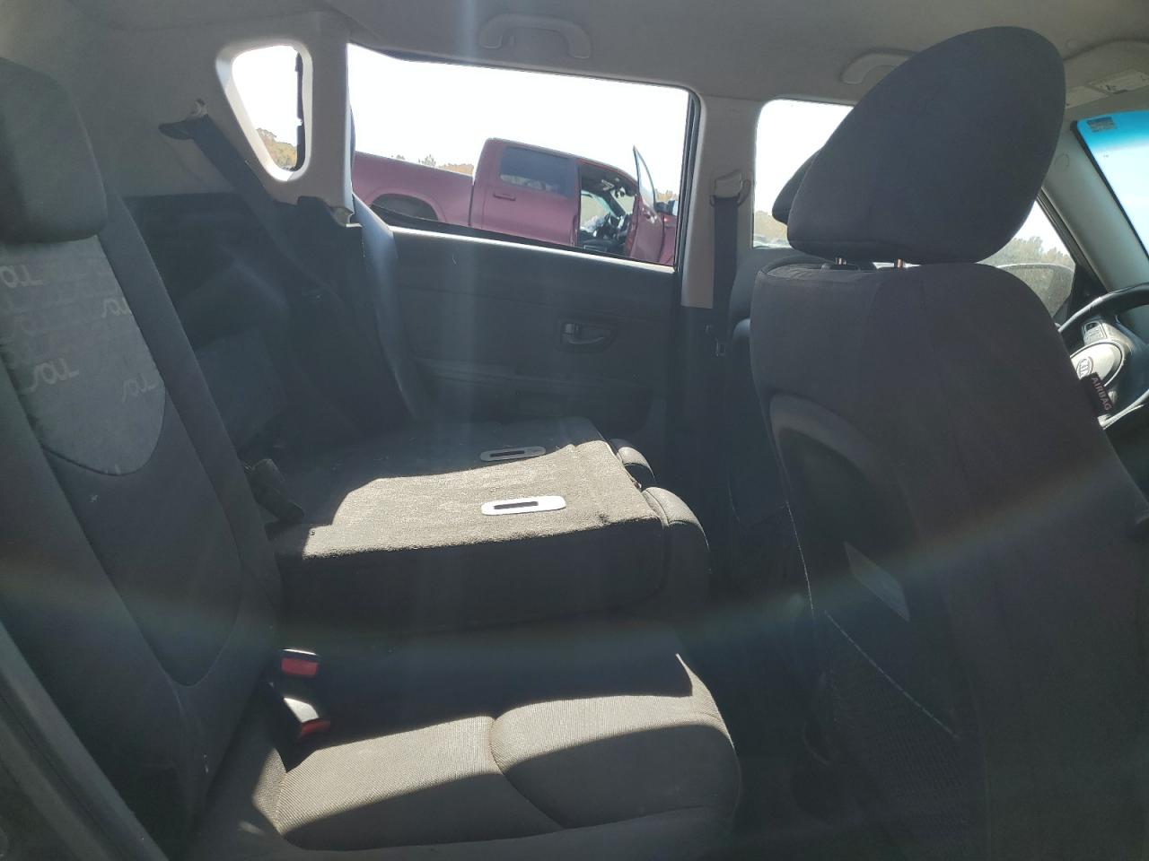 2010 Kia Soul + VIN: KNDJT2A26A7135824 Lot: 92671795