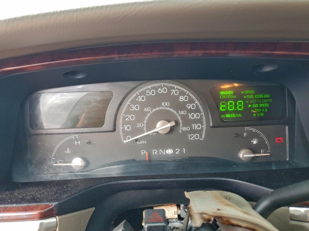 2003 Lincoln Town Car Executive VIN: 1LNHM81W93Y697775 Lot: 94528495