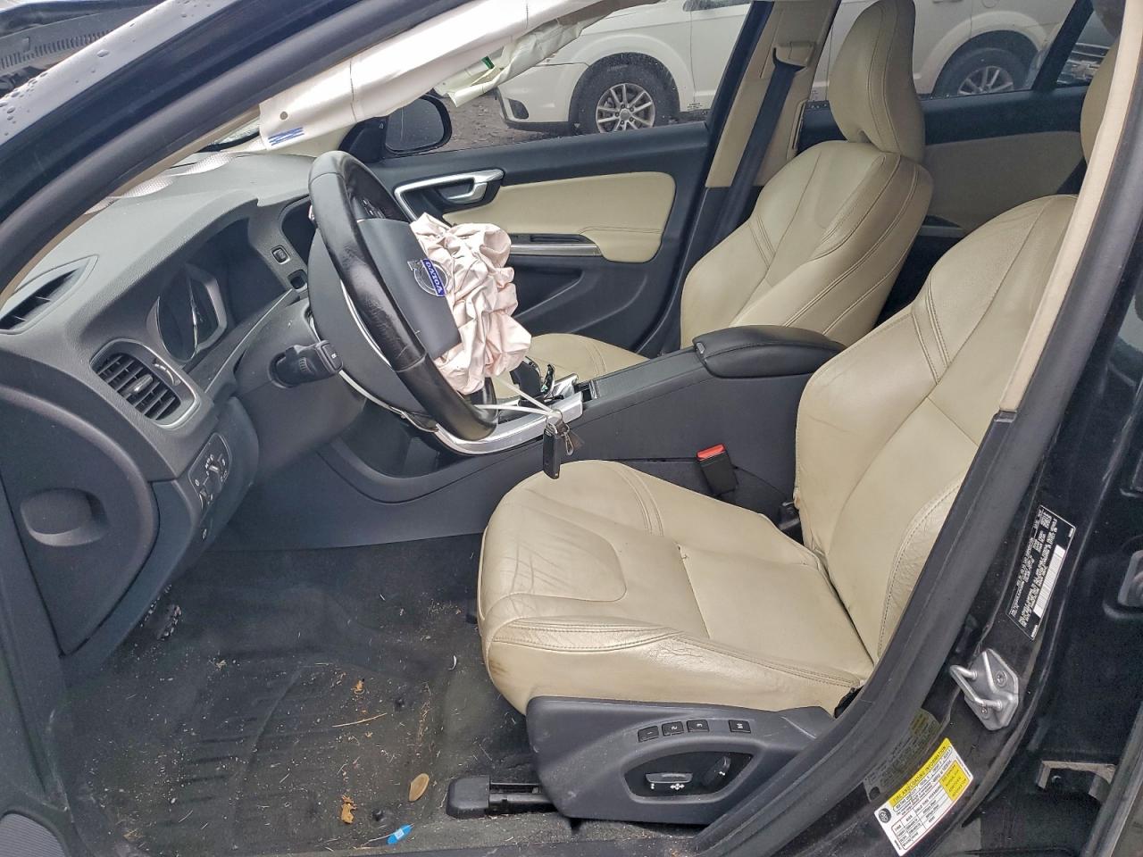 2018 Volvo S60 Dynamic VIN: YV140MTL2J2459996 Lot: 92276455